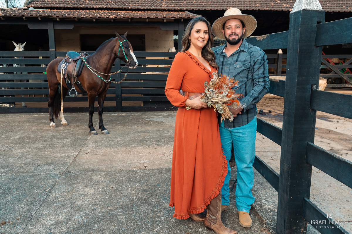 Fotografia de casal com o que tem a cara do casal fotos com cavalos 