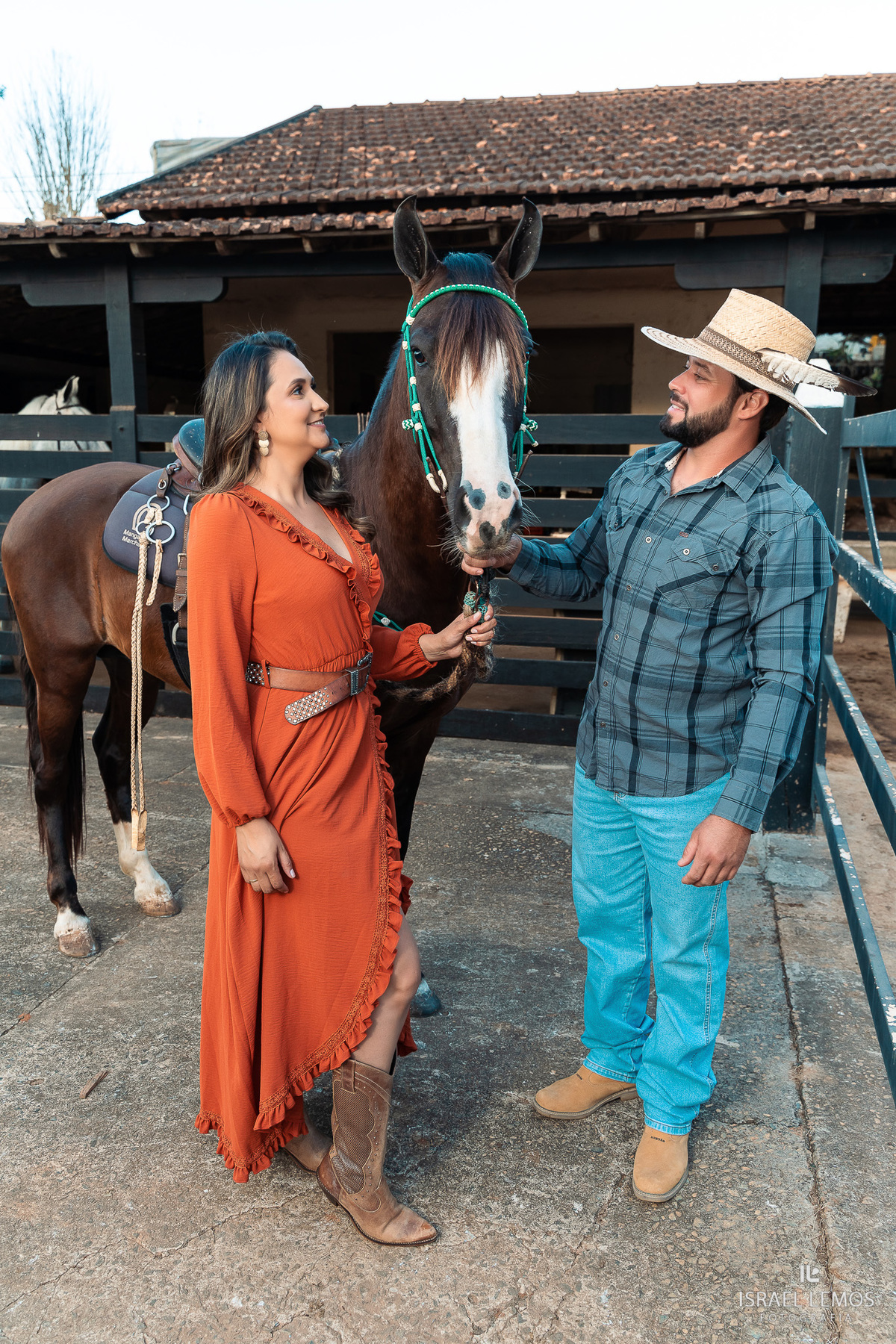 Fotografia de casal com o que tem a cara do casal fotos com cavalos Fotos israel lemos