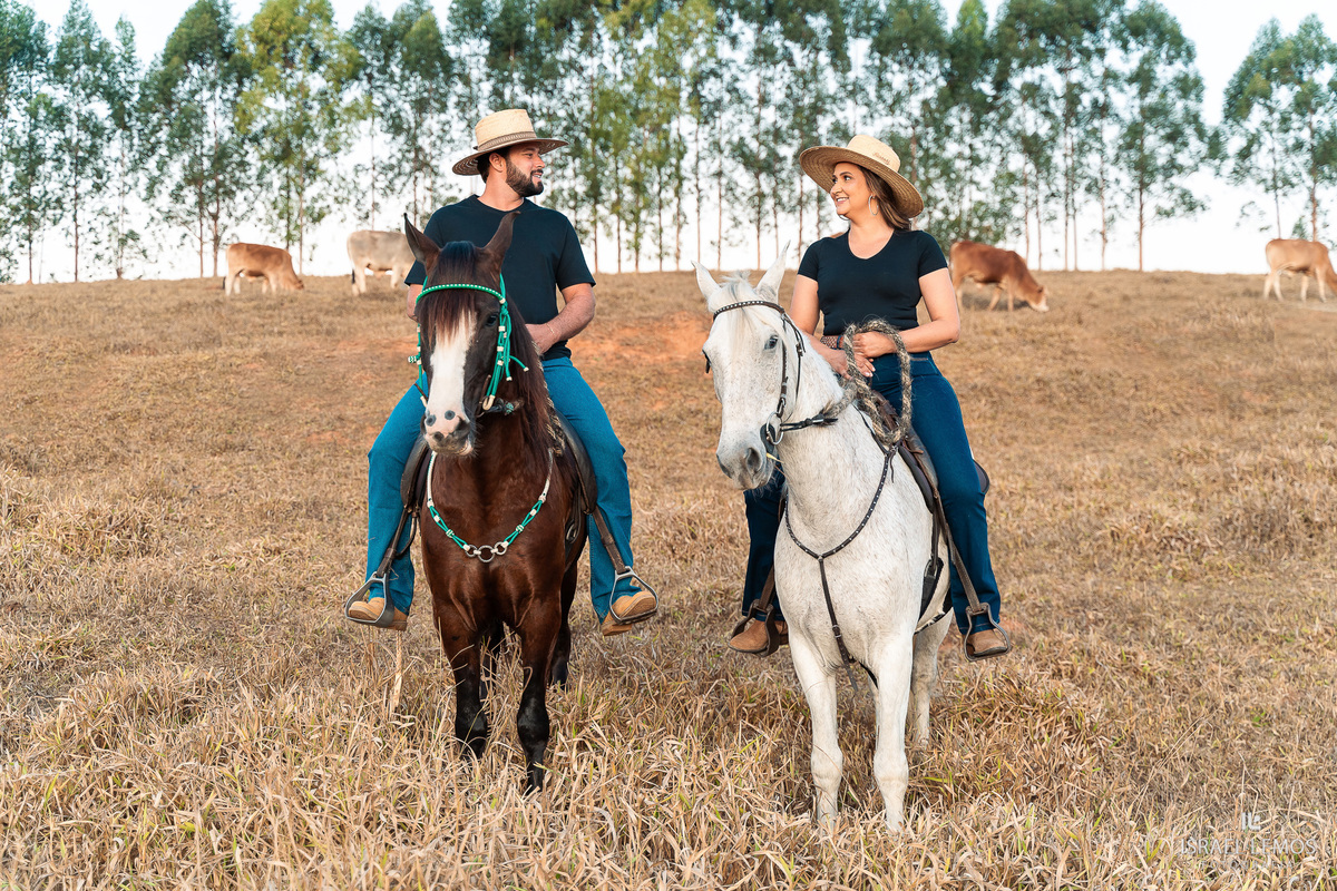 Fotografia de casal com o que tem a cara do casal fotos com cavalos Fotos israel lemos