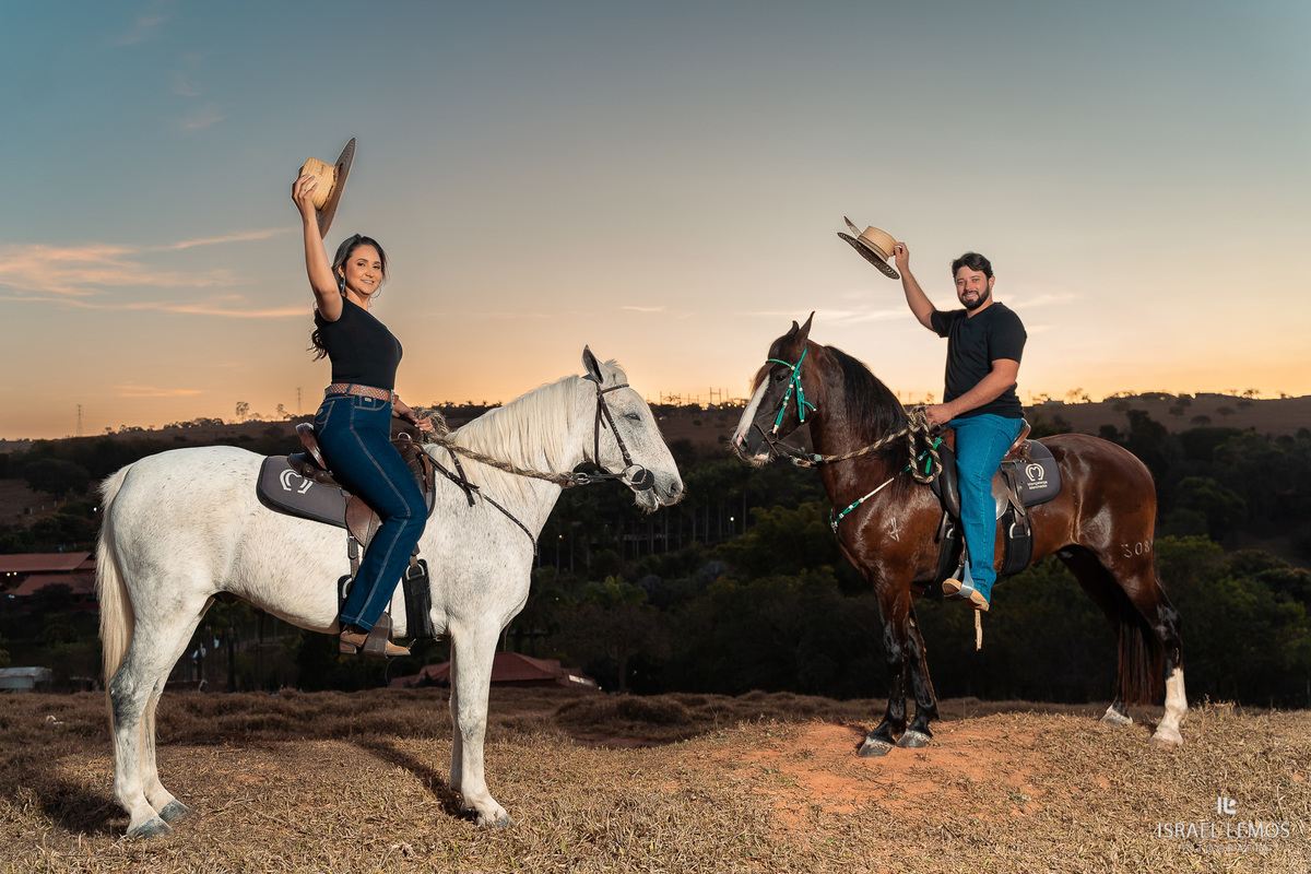 Fotografia de casal com o que tem a cara do casal fotos com cavalos Fotos israel lemos