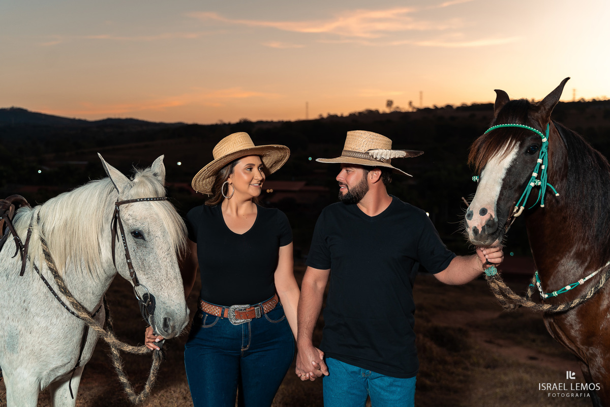 Fotografia de casal com o que tem a cara do casal fotos com cavalos Fotos israel lemos