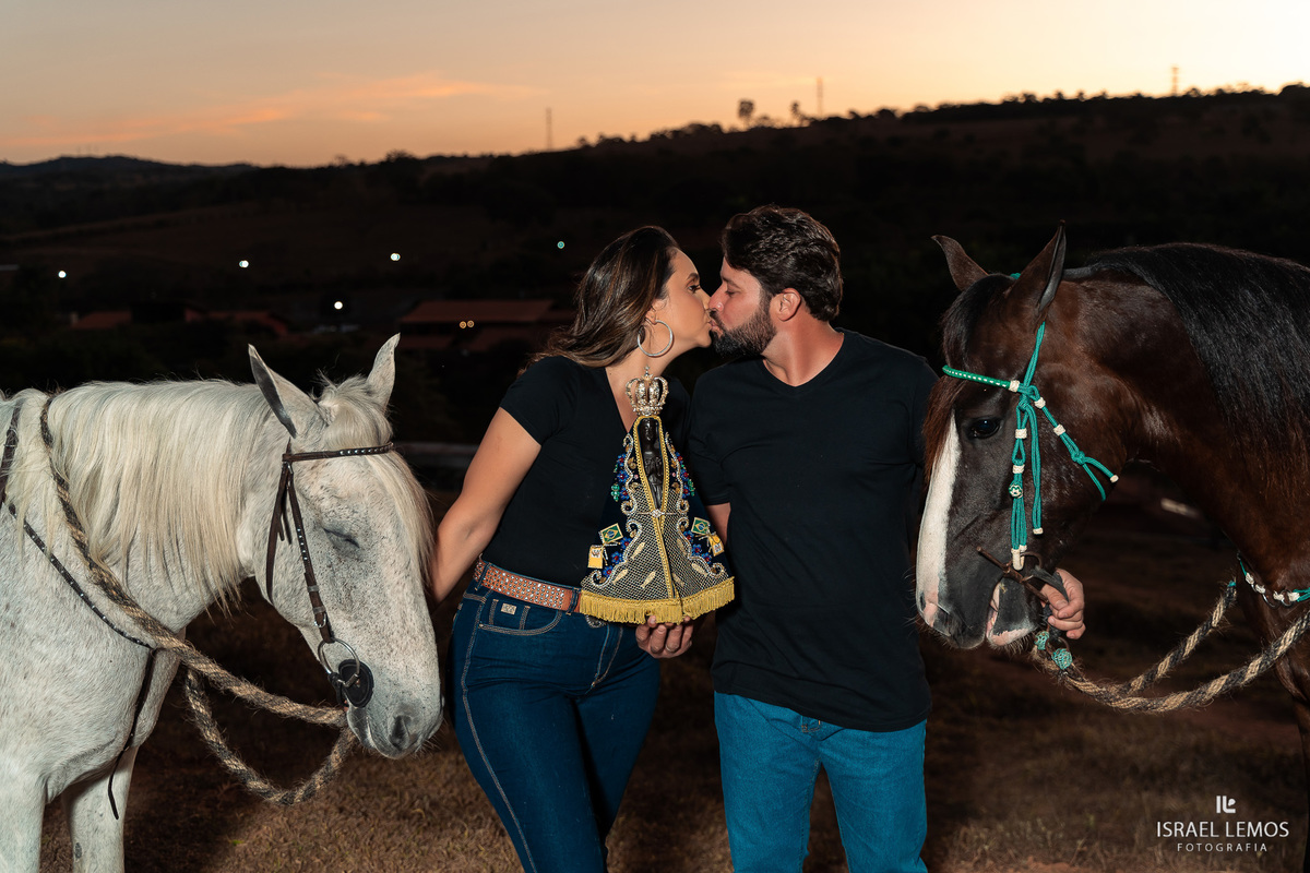 Fotografia de casal com o que tem a cara do casal fotos com cavalos Fotos israel lemos