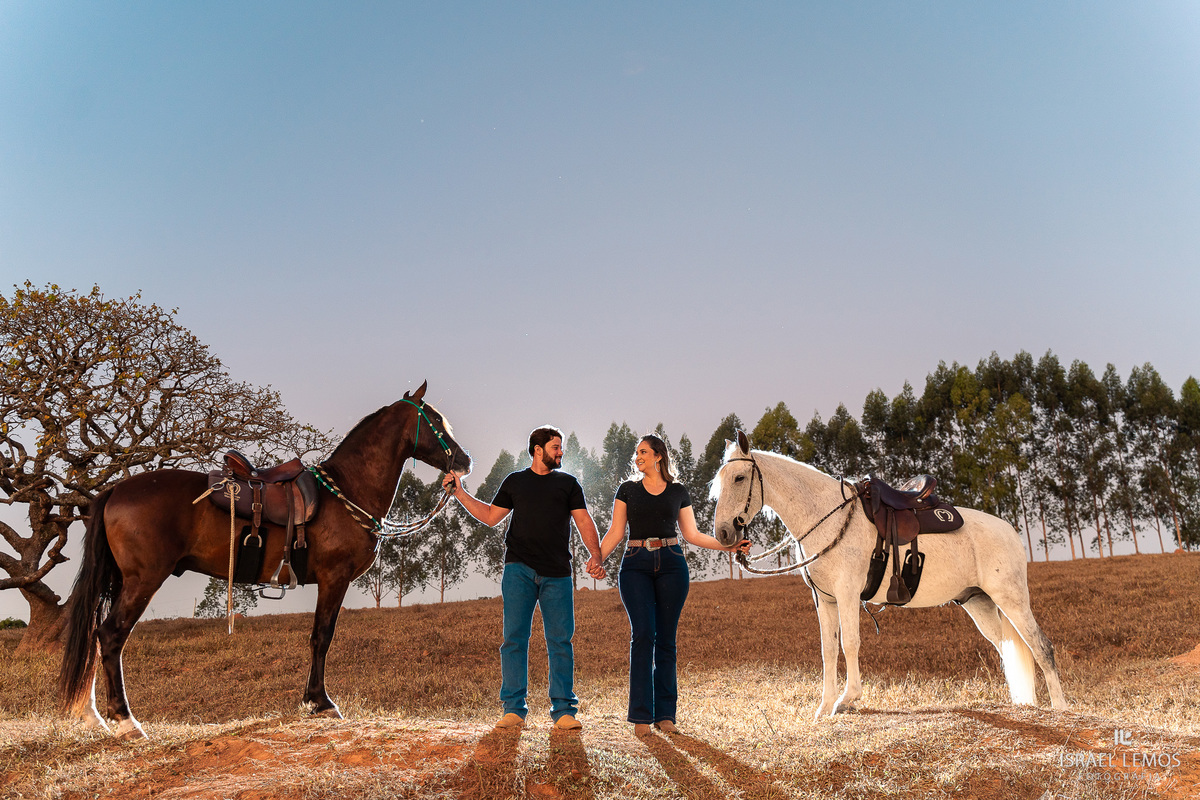 Fotografia de casal com o que tem a cara do casal fotos com cavalos Fotos israel lemos