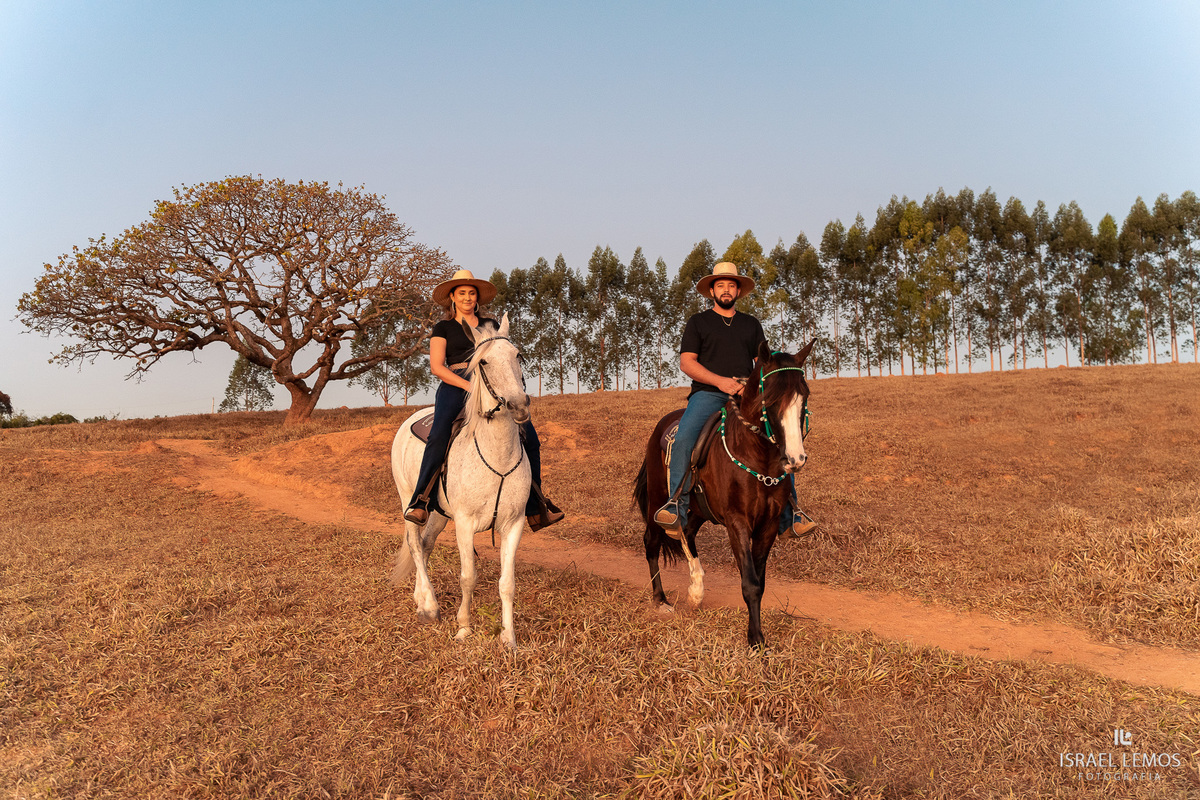 Fotografia de casal com o que tem a cara do casal fotos com cavalos Fotos israel lemos