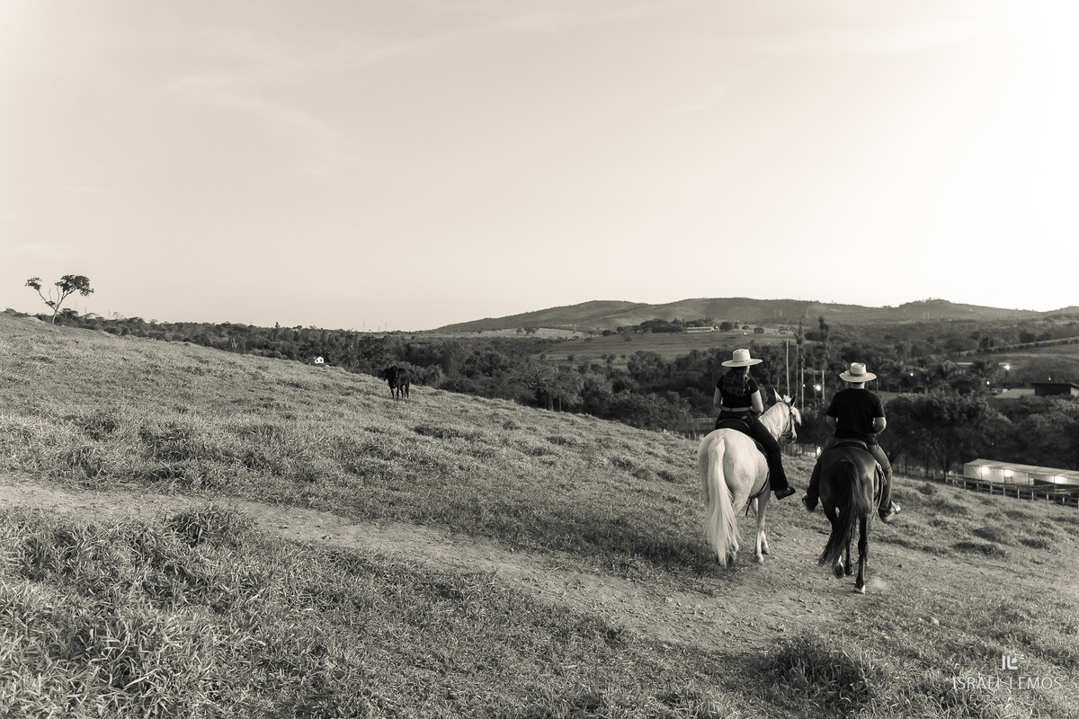 Fotografia de casal com o que tem a cara do casal fotos com cavalos Fotos israel lemos