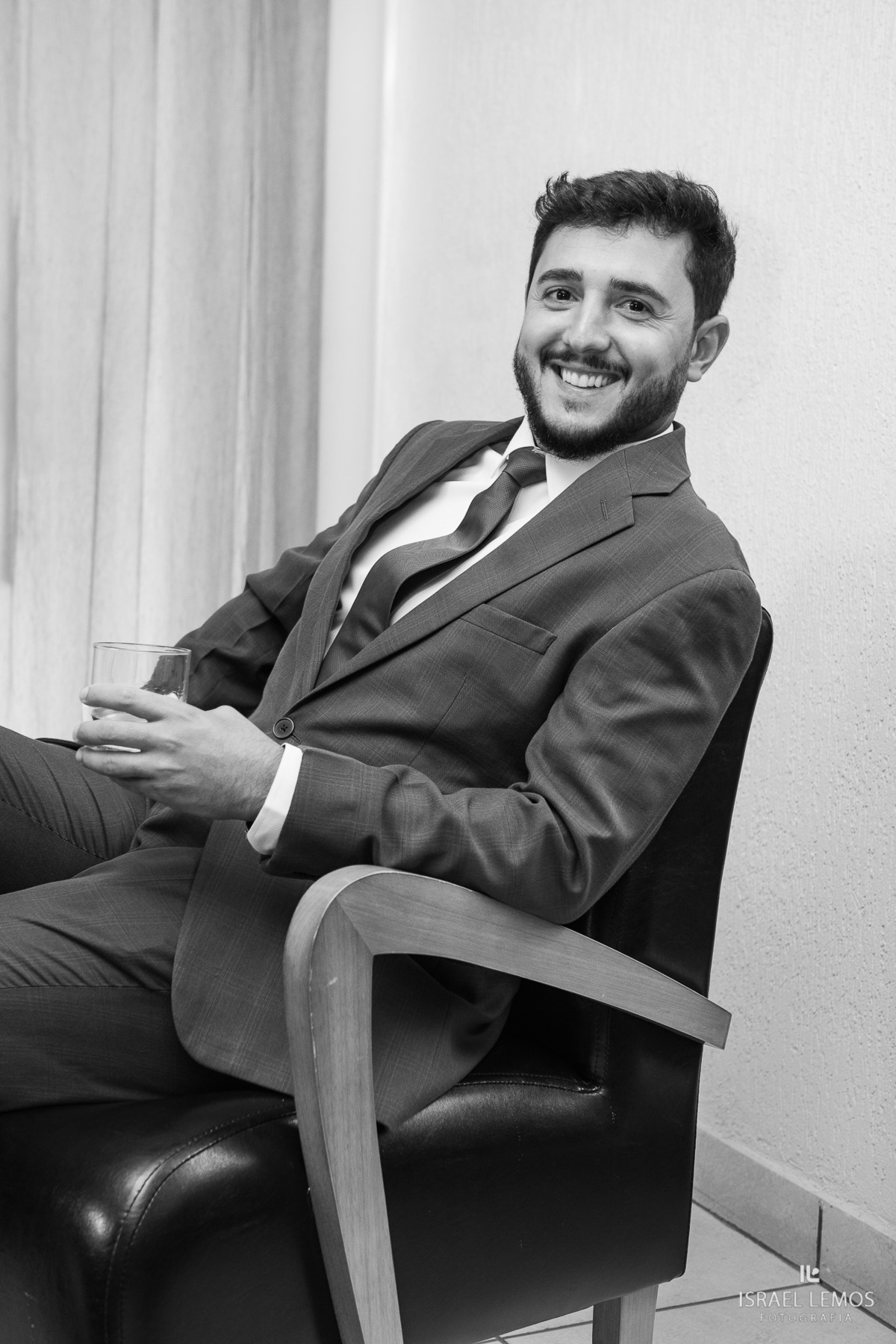 Noivo com seus irmãos em betim