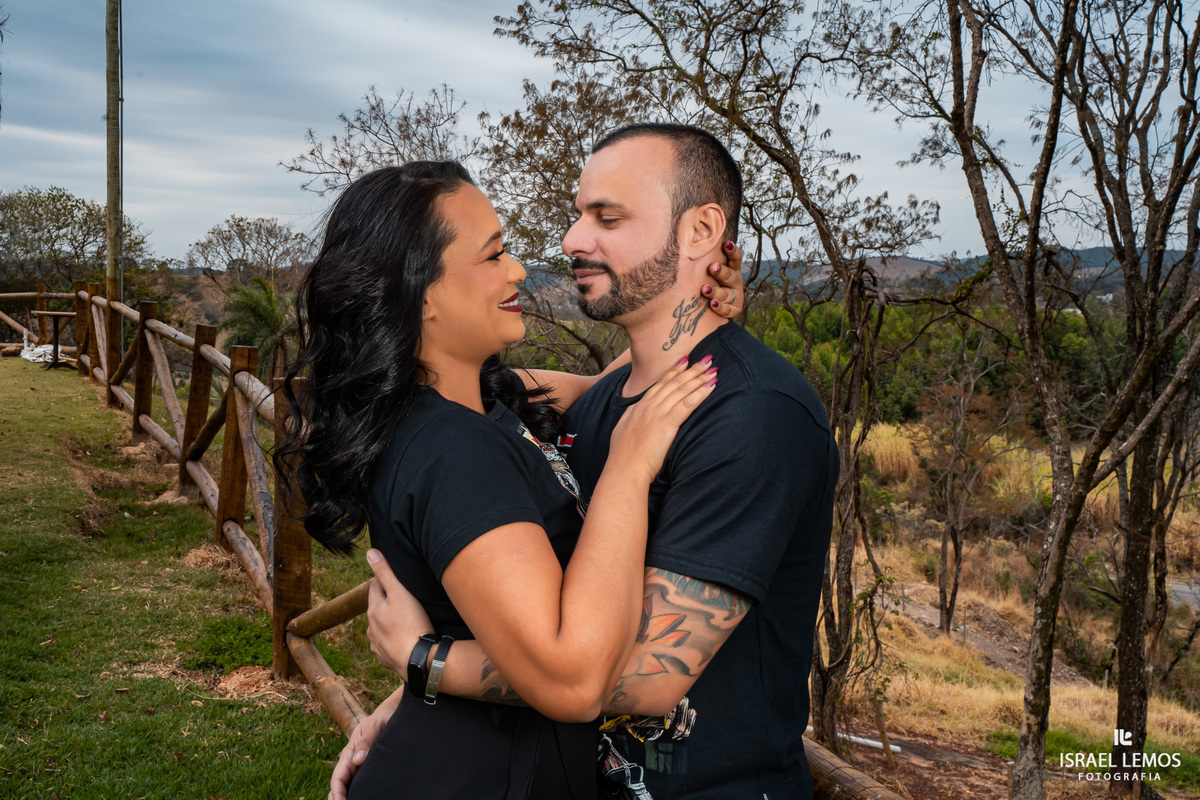 Casal faz ensaio rock and Roll em para de minas e fotografo de para de minas faz fotos lindas 