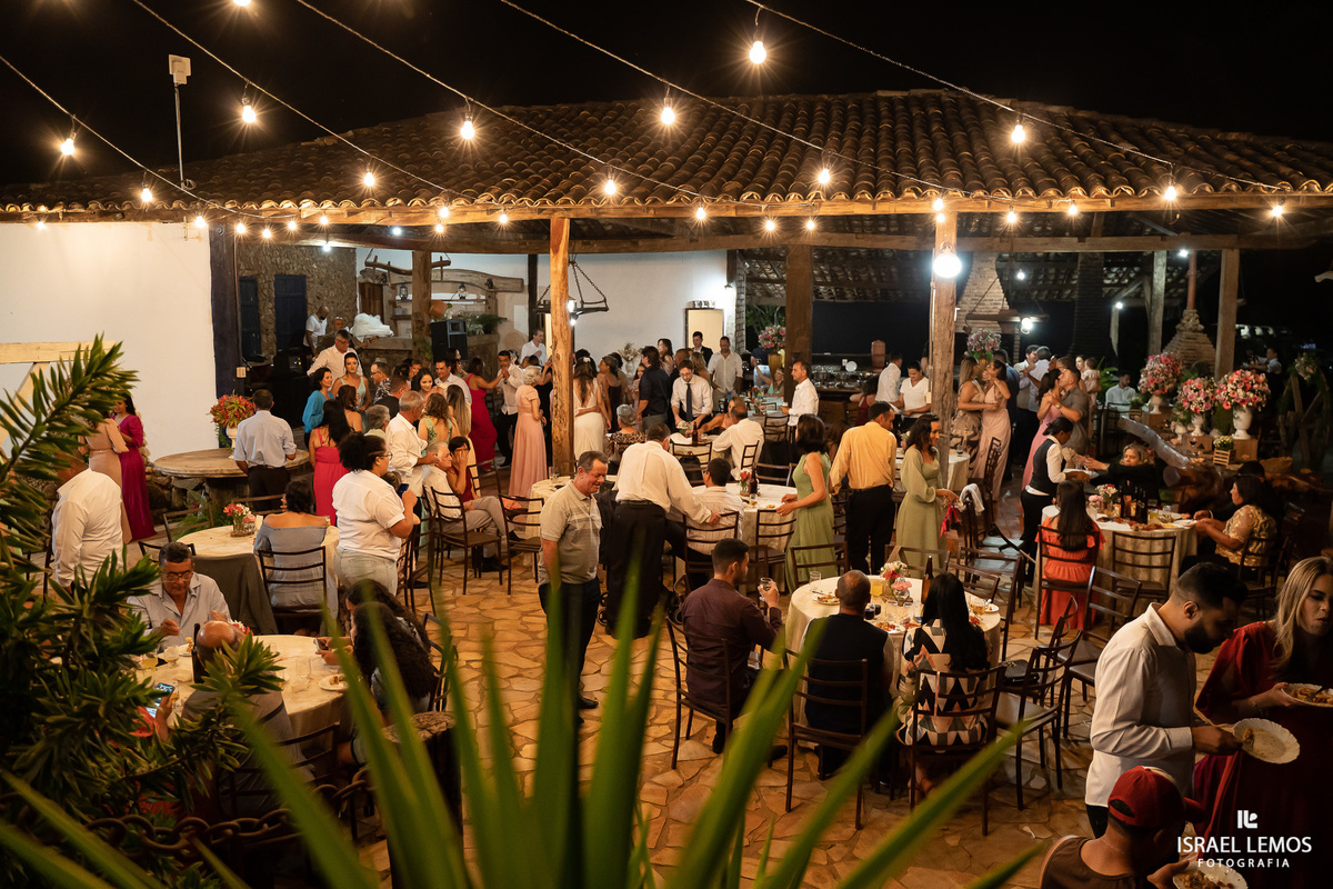 festa de casamento em fazenda cachoeira em florestal é sucesso