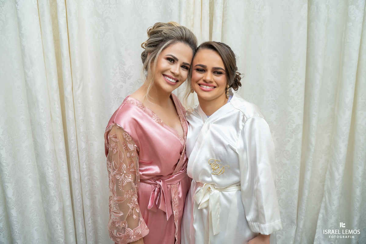 Fotografia de making of de noiva em para de minas