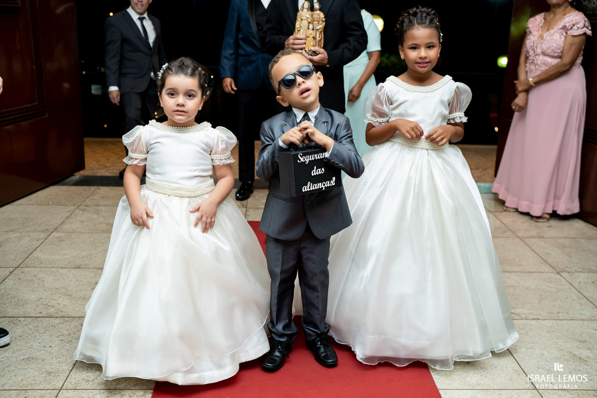 Fotografia de casamento na igreja sao Francisco em para de minas pelo fotografo de casamento israel lemos