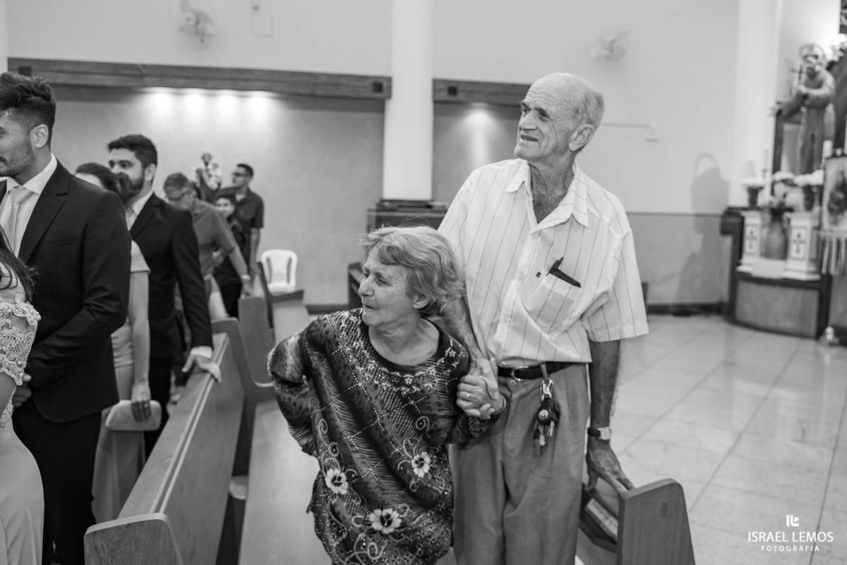 Fotografia de casamento na igreja sao Francisco em para de minas pelo fotografo de casamento israel lemos