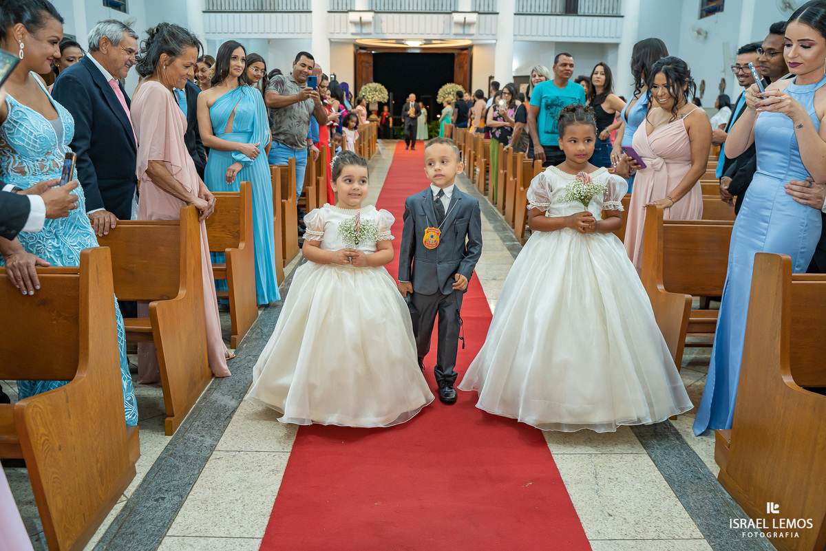Fotografia de casamento na igreja sao Francisco em para de minas pelo fotografo de casamento israel lemos