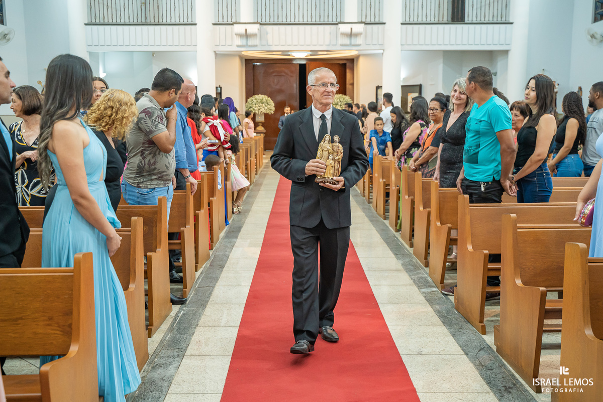 Fotografia de casamento na igreja sao Francisco em para de minas pelo fotografo de casamento israel lemos