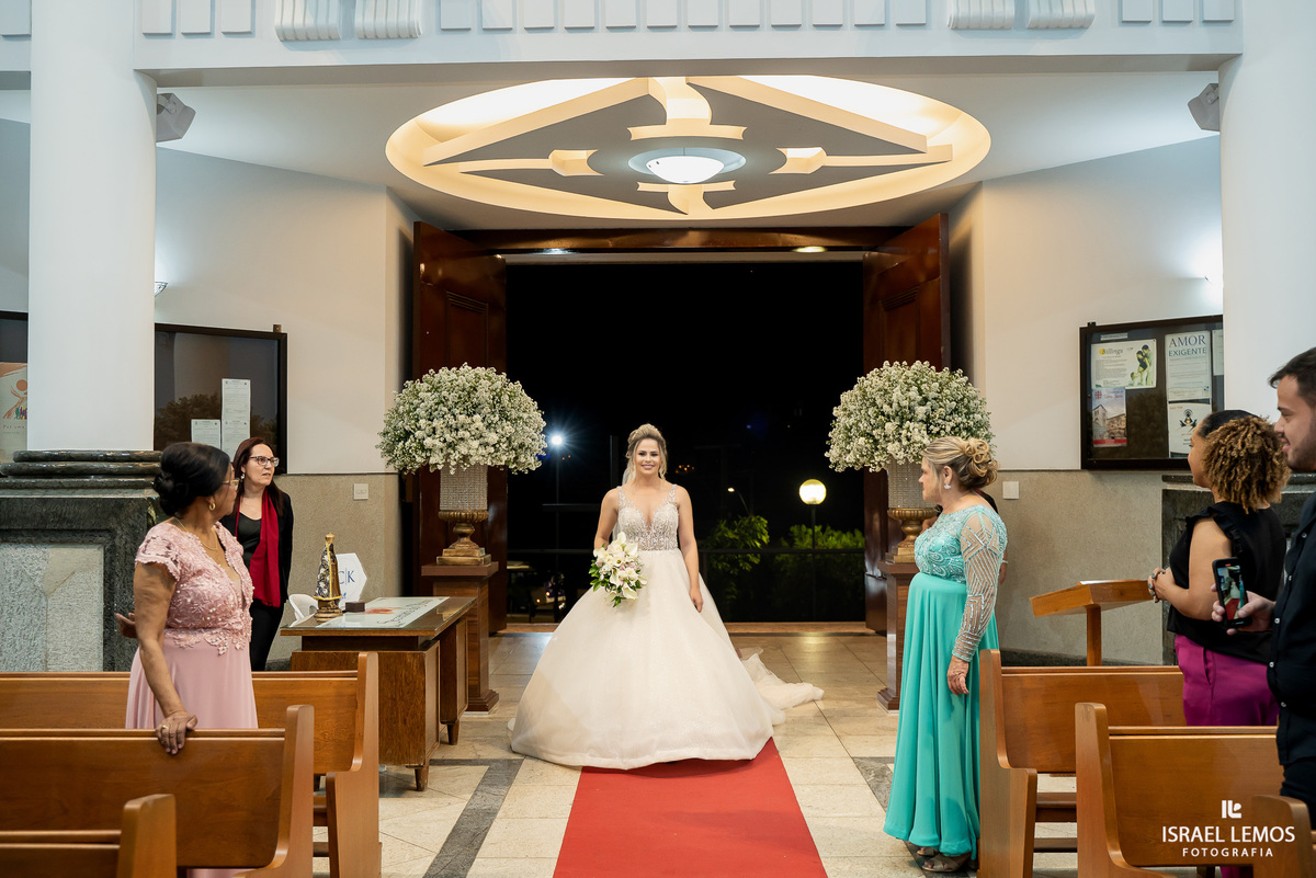 Fotografia de casamento na igreja sao Francisco em para de minas pelo fotografo de casamento israel lemos