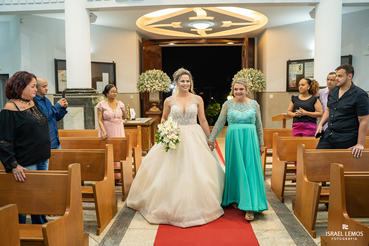 Fotografia de casamento na igreja sao Francisco em para de minas pelo fotografo de casamento israel lemos