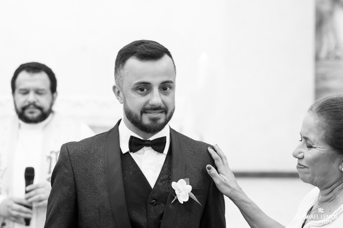 Fotografia de casamento na igreja sao Francisco em para de minas pelo fotografo de casamento israel lemos