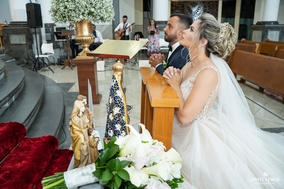 Fotografia de casamento na igreja sao Francisco em para de minas pelo fotografo de casamento israel lemos