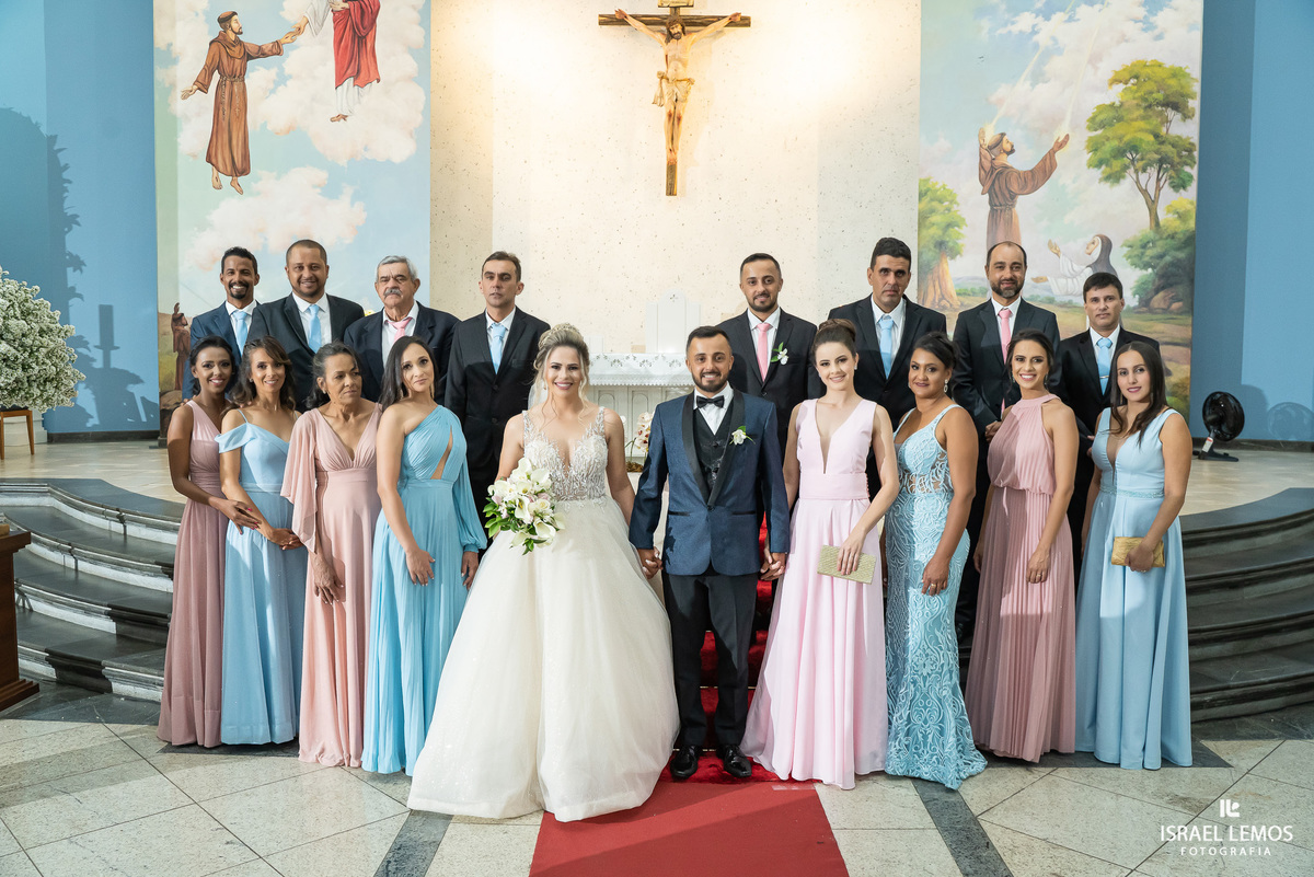 Fotografia de casamento na igreja sao Francisco em para de minas pelo fotografo de casamento israel lemos