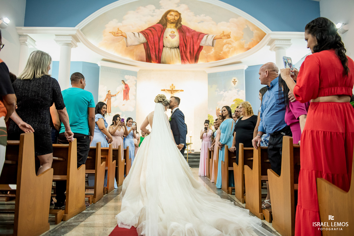 Fotografia de casamento na igreja sao Francisco em para de minas pelo fotografo de casamento israel lemos