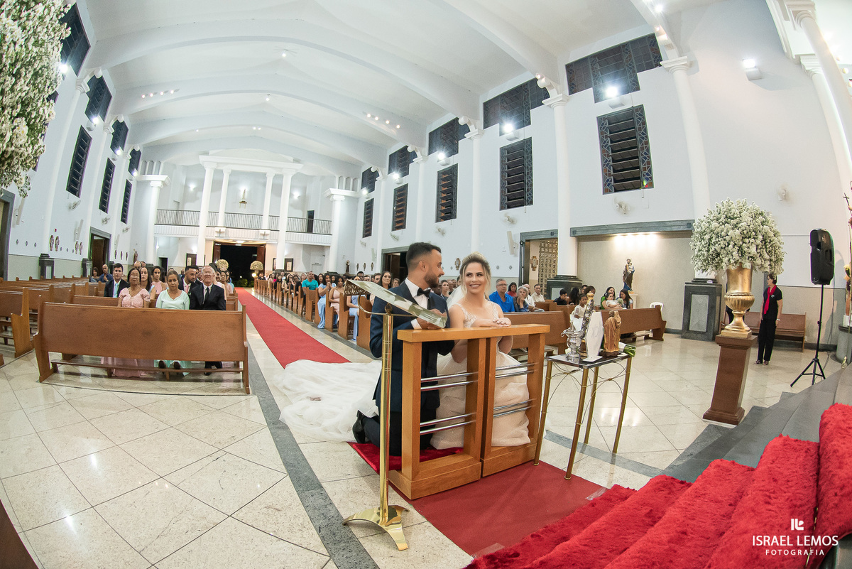 Fotografia de casamento na igreja sao Francisco em para de minas pelo fotografo de casamento israel lemos