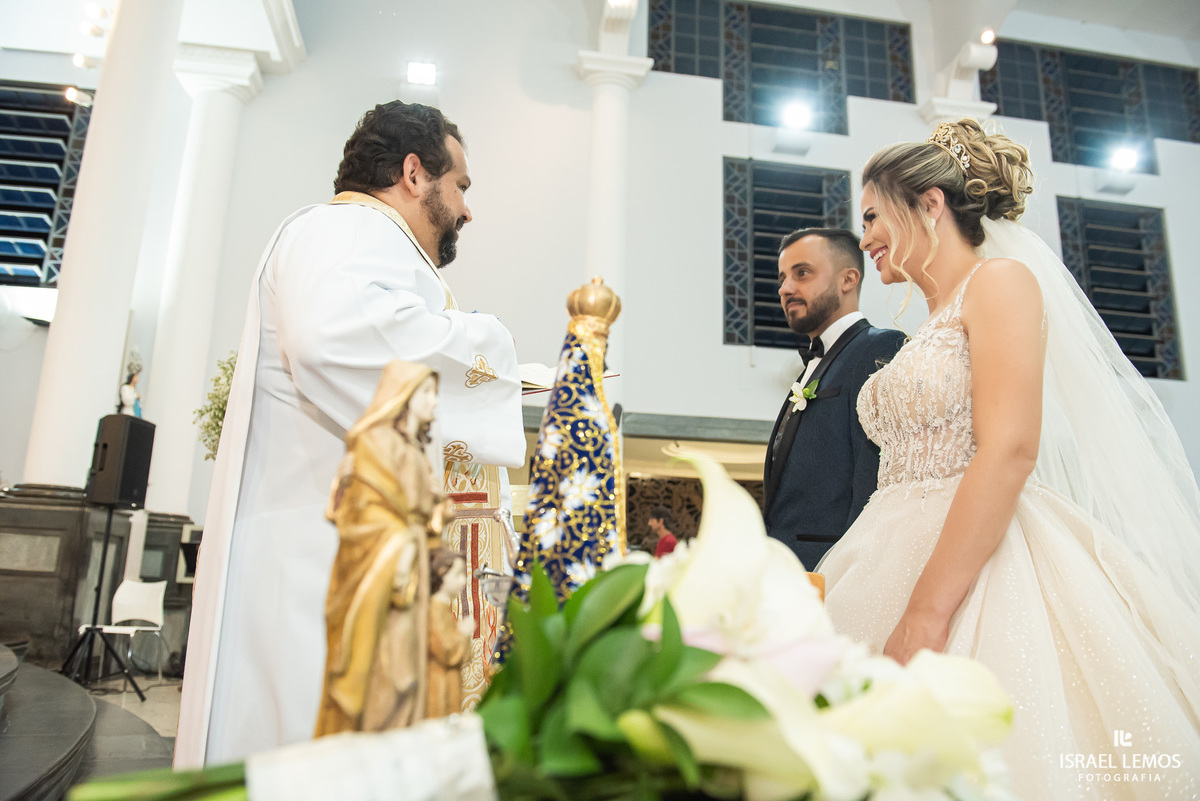 Fotografia de casamento na igreja sao Francisco em para de minas pelo fotografo de casamento israel lemos