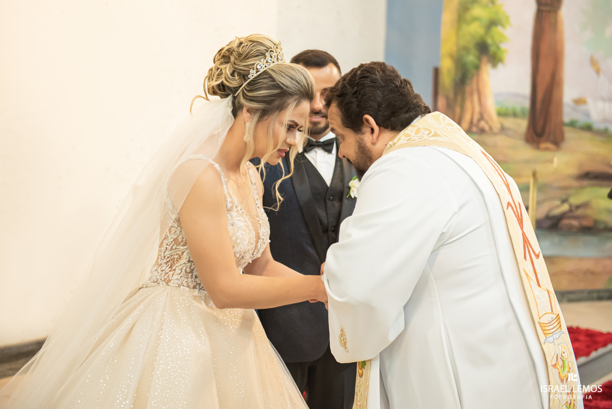 Fotografia de casamento na igreja sao Francisco em para de minas pelo fotografo de casamento israel lemos