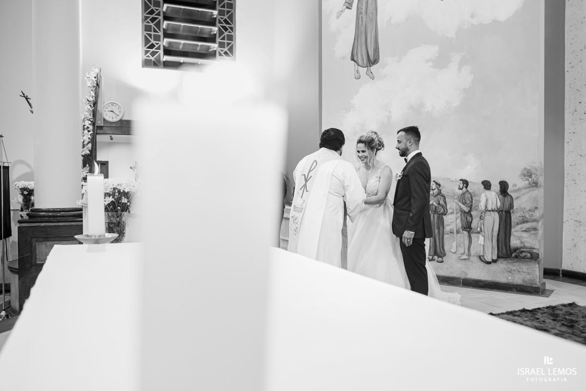 Fotografia de casamento na igreja sao Francisco em para de minas pelo fotografo de casamento israel lemos
