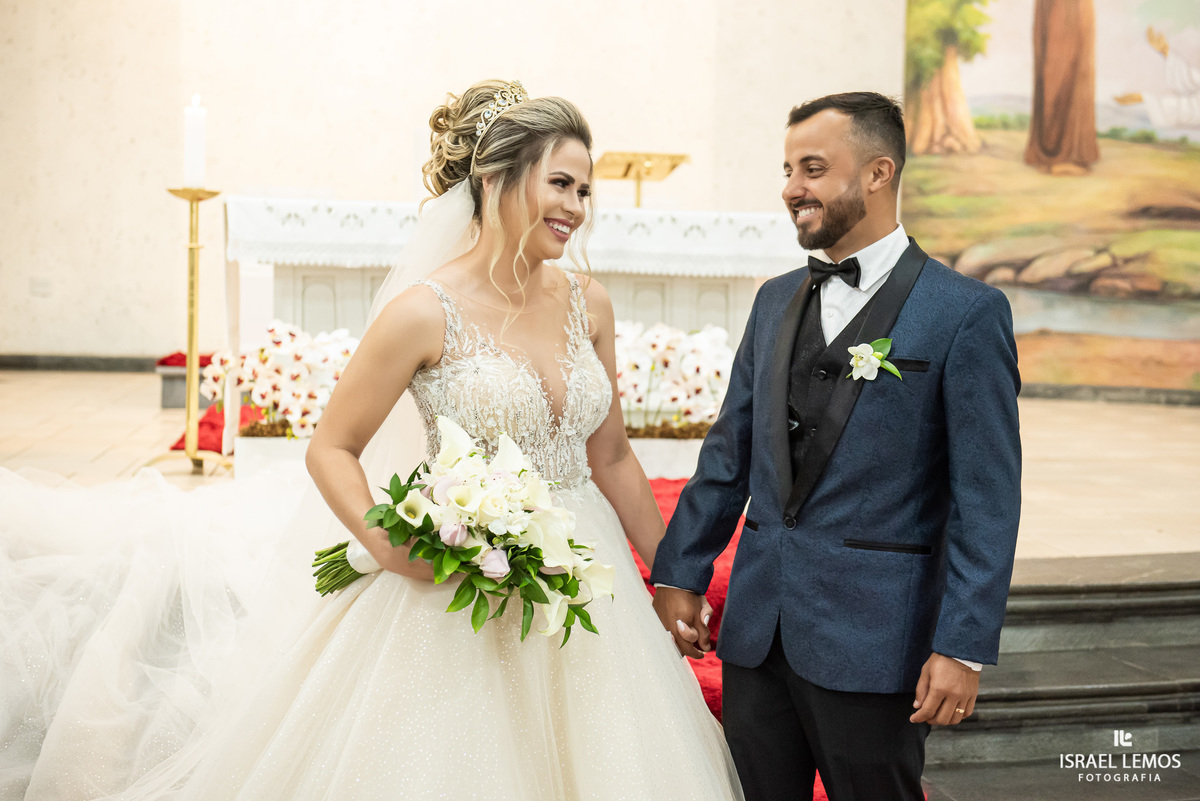 Fotografia de casamento na igreja sao Francisco em para de minas pelo fotografo de casamento israel lemos