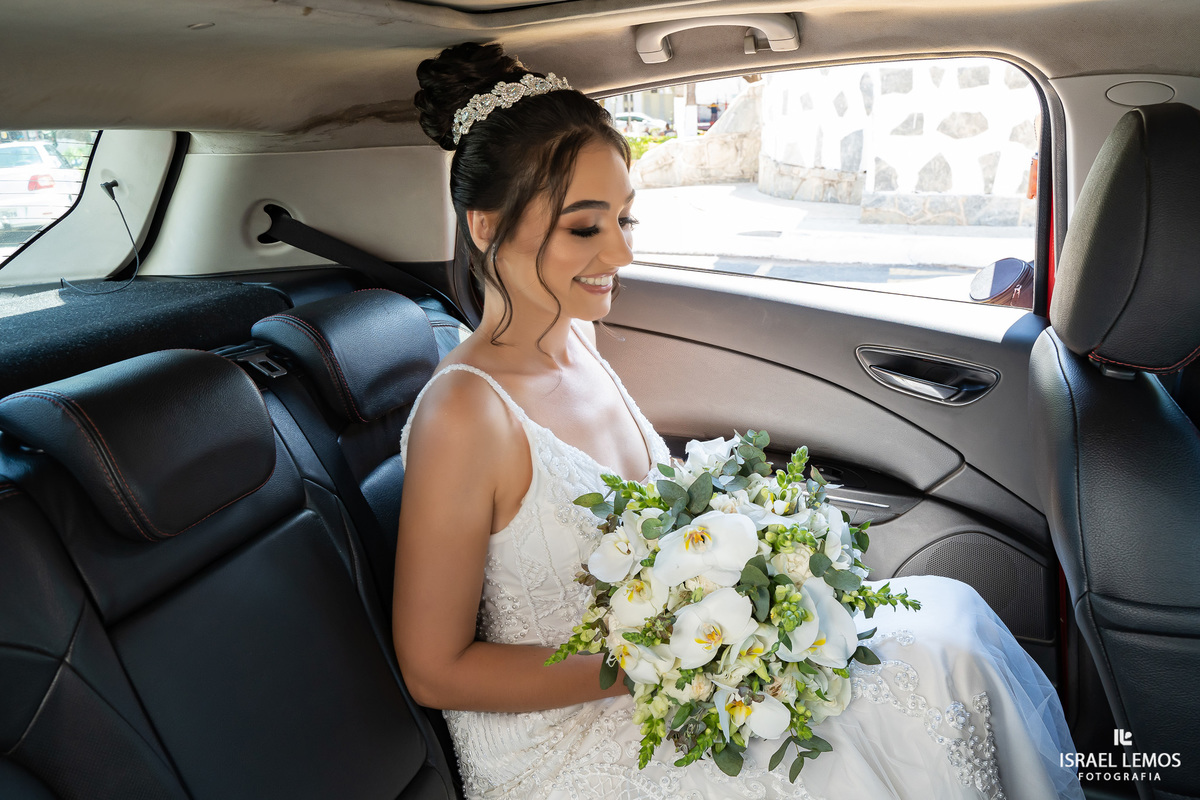 Fotografia de casamento na igreja N. S. da saude na cidade de perdigão 