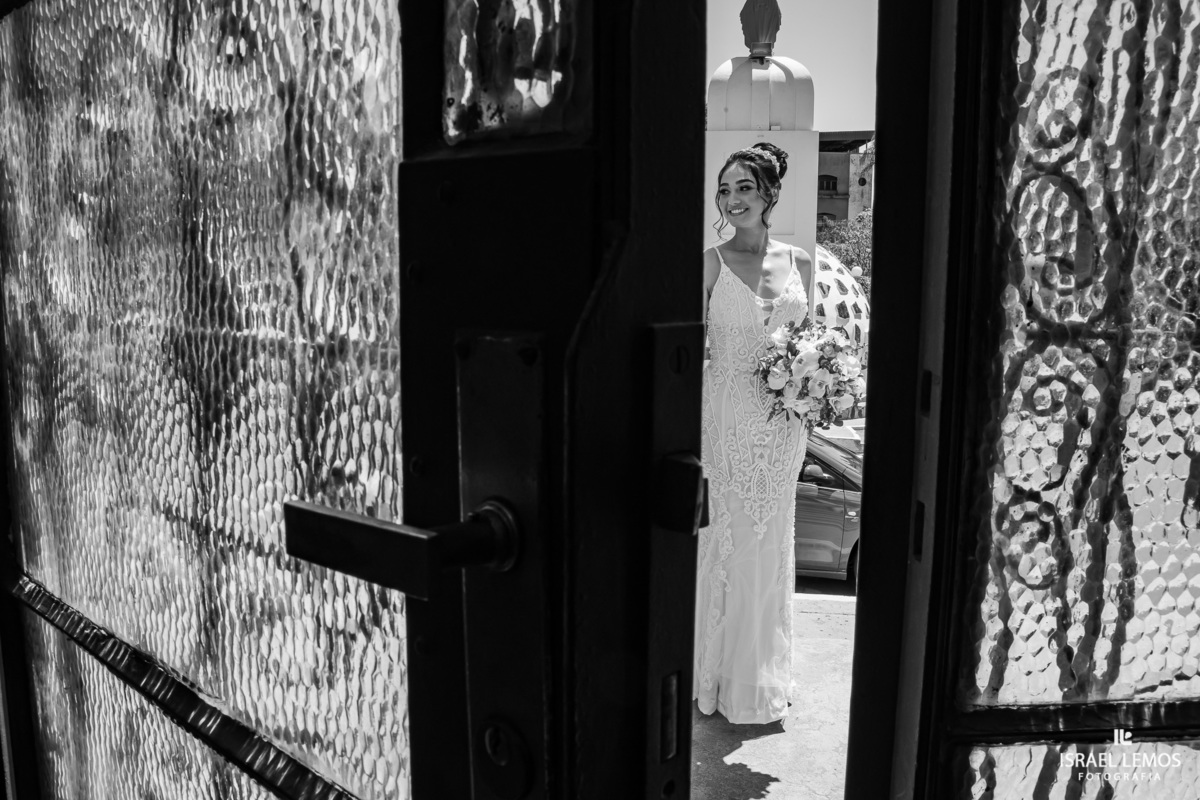 Fotografia de casamento na igreja N. S. da saude na cidade de perdigão 