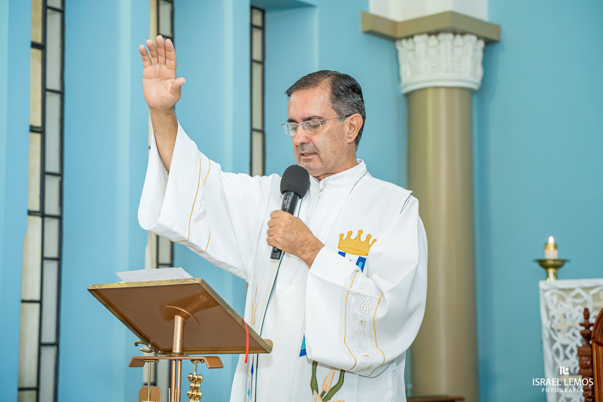 Fotografia de casamento na igreja N. S. da saude na cidade de perdigão 