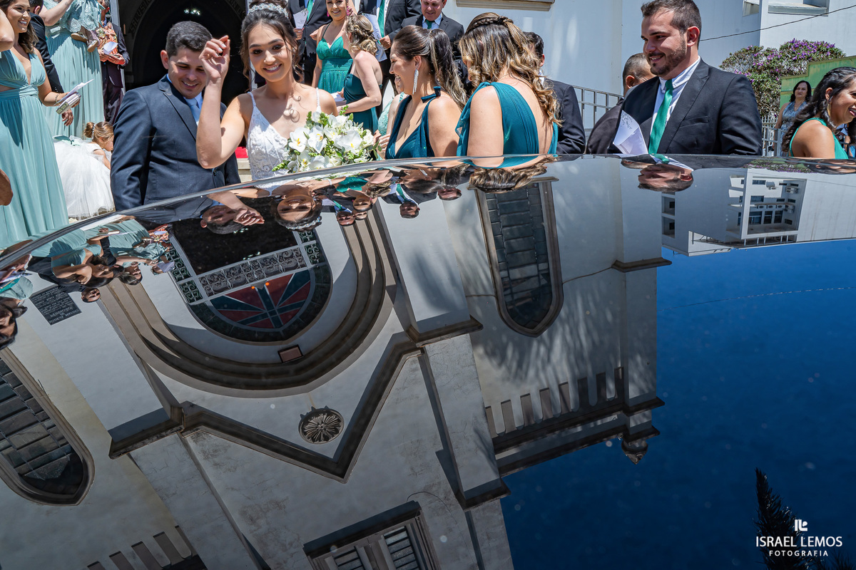 saída dos noivos na igreja de perdigão 