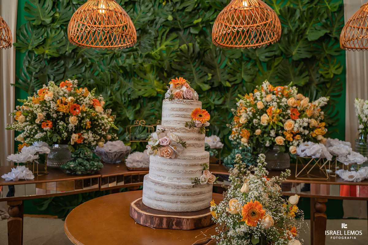 Fotografia de casamento na igreja N. S. da saude na cidade de perdigão 