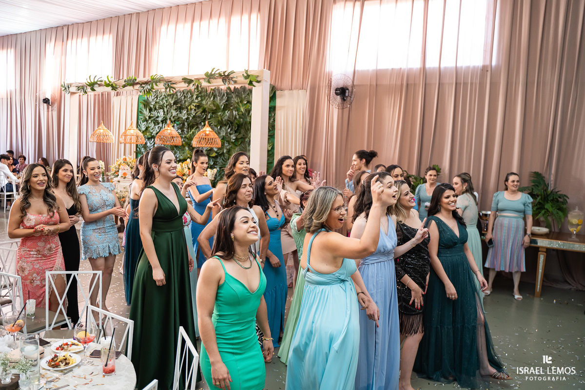 madrinhas desesperadas pelo buque