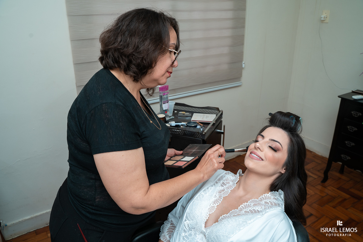 Maquiagem para noivas e madrinhas na cidade de pitangui 
