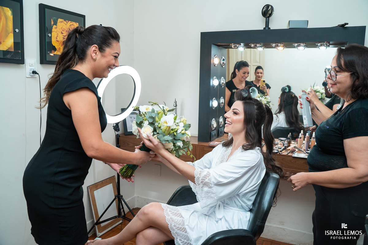 Maquiagem para noivas e madrinhas na cidade de pitangui 