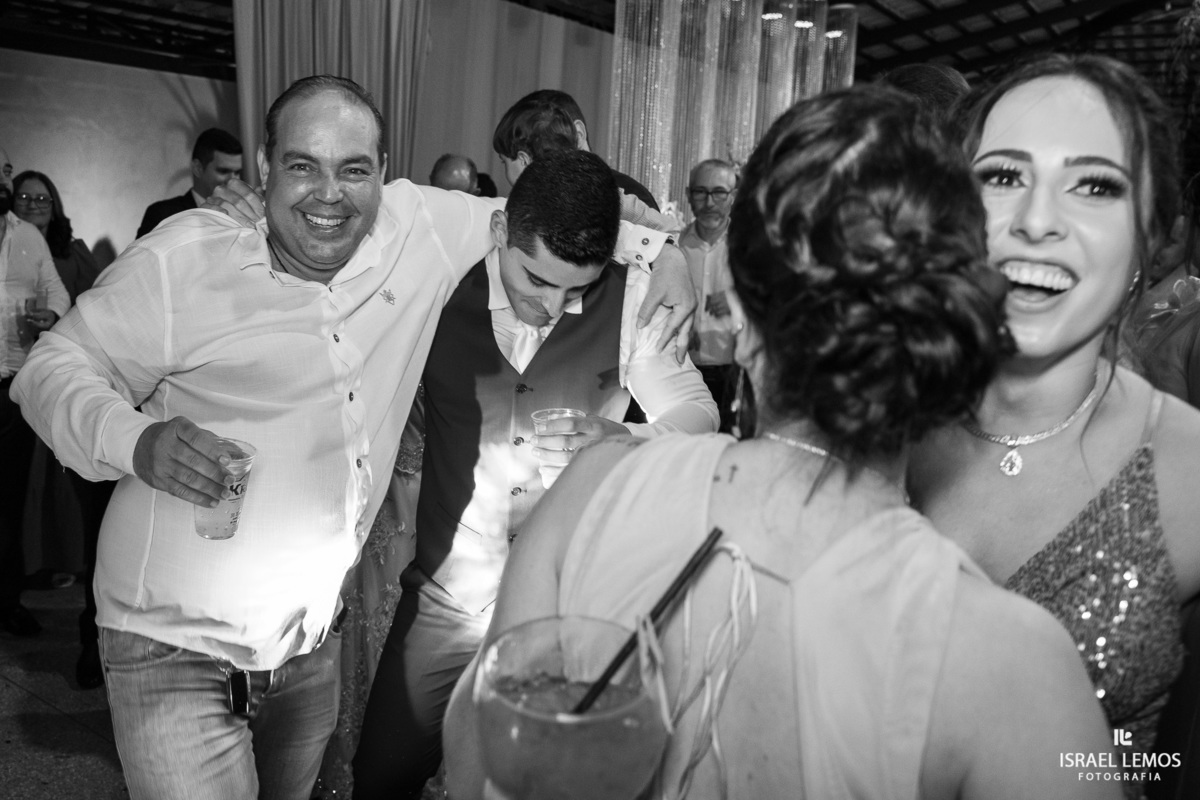 Festa de casamento na cidade de pitangui foi tudo lindo com fotos oficiais de Israel Lemos fotografo