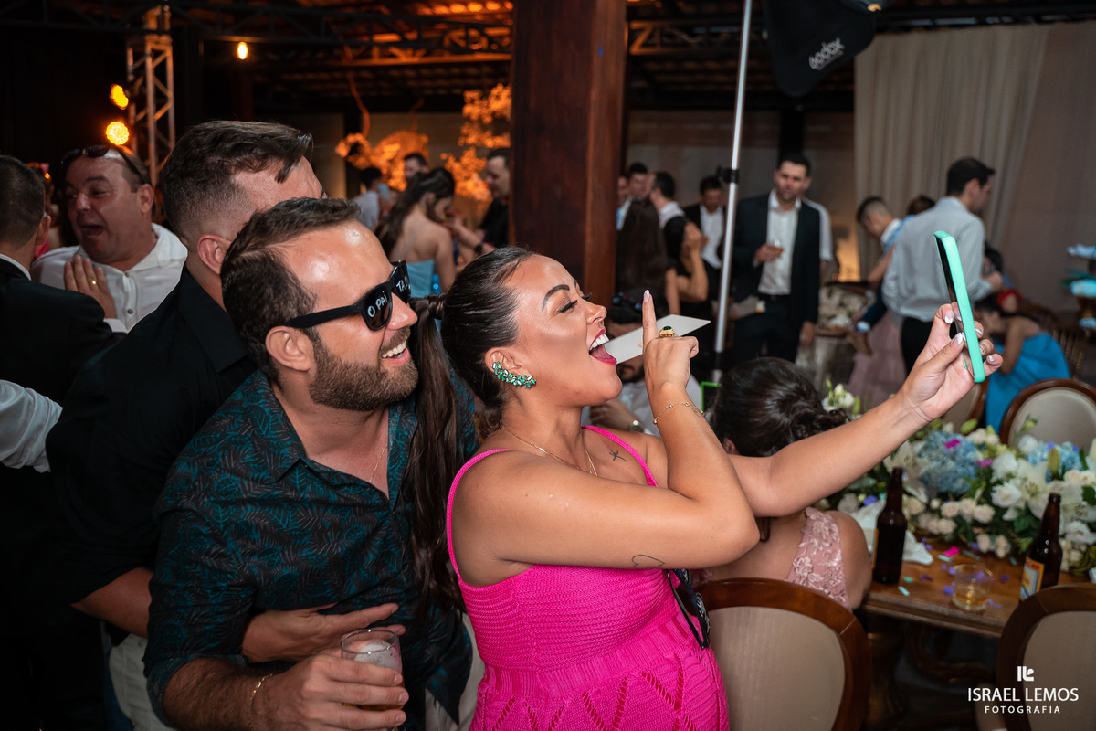 Festa de casamento na cidade de pitangui foi tudo lindo com fotos oficiais de Israel Lemos fotografo