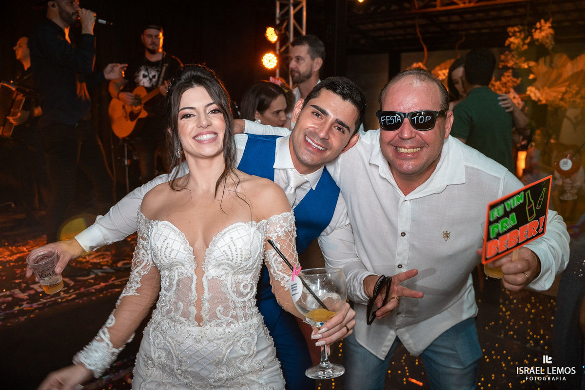 Festa de casamento na cidade de pitangui foi tudo lindo com fotos oficiais de Israel Lemos fotografo