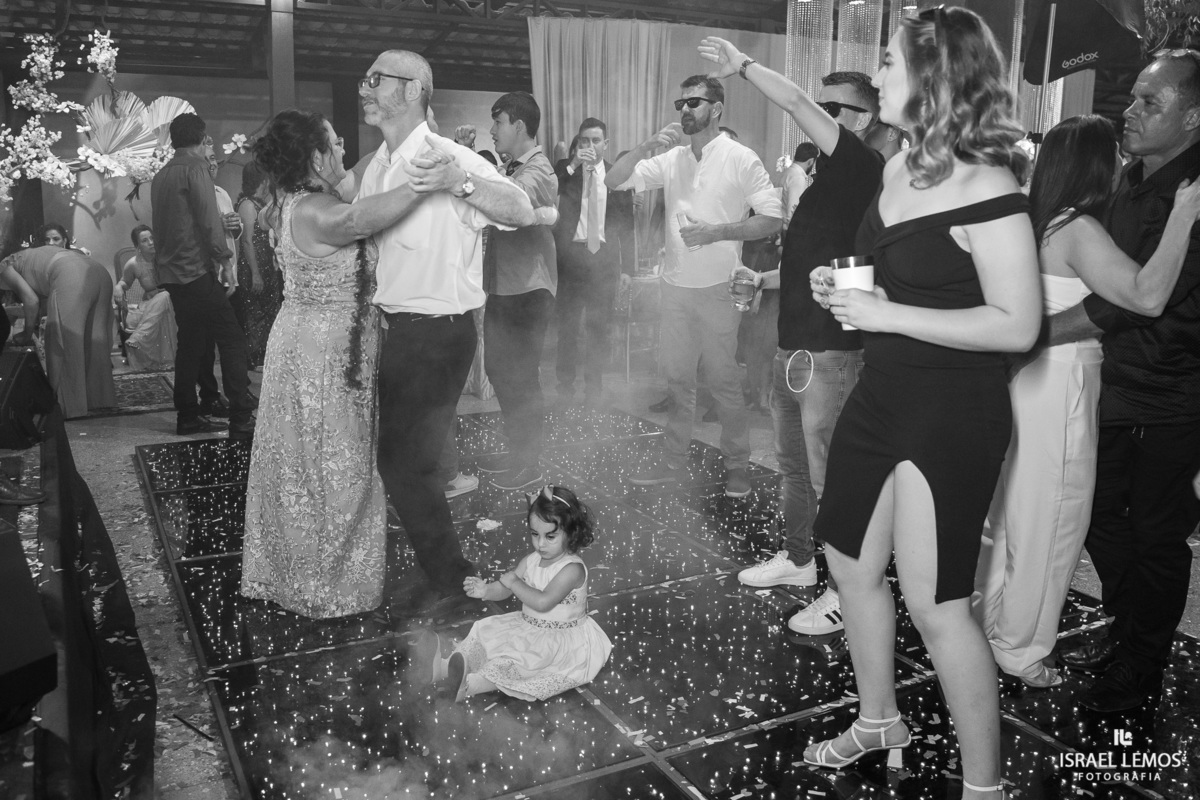 Festa de casamento na cidade de pitangui foi tudo lindo com fotos oficiais de Israel Lemos fotografo