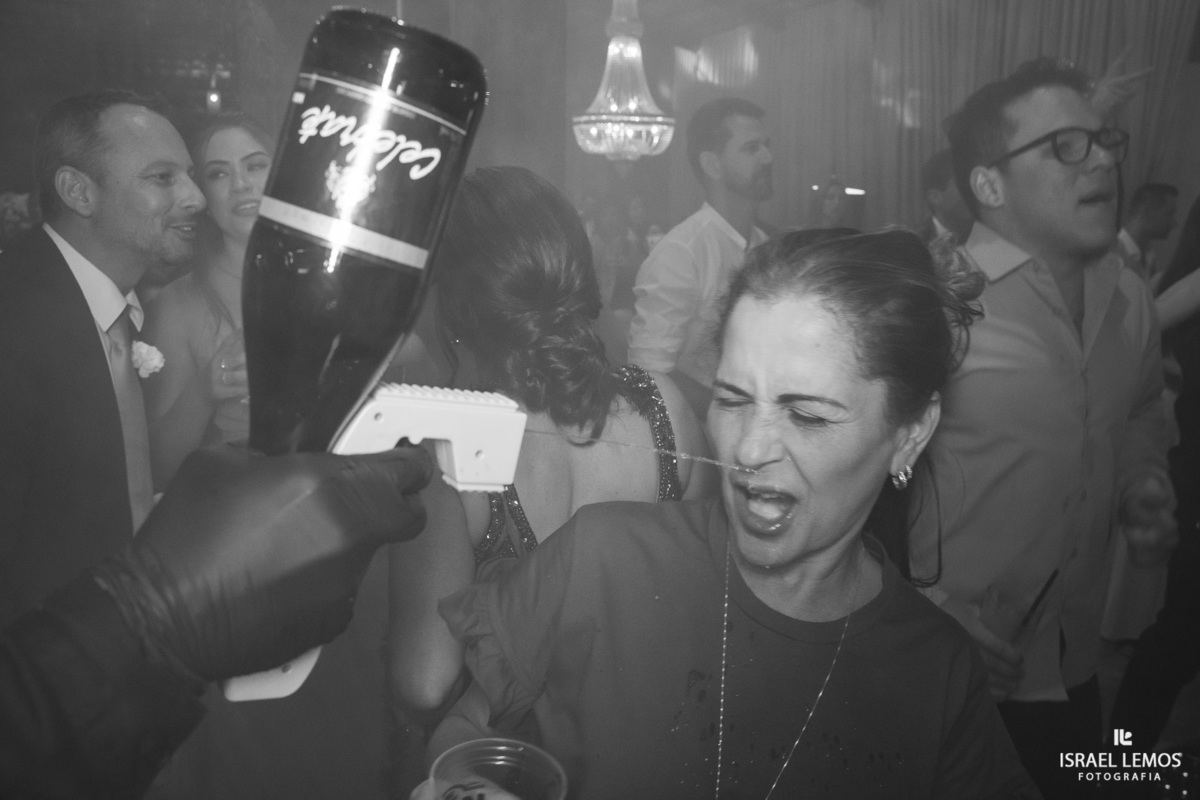 Festa de casamento na cidade de pitangui foi tudo lindo com fotos oficiais de Israel Lemos fotografo