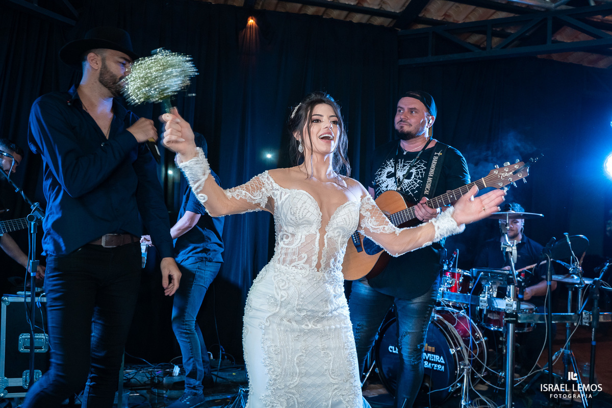 Festa de casamento na cidade de pitangui foi tudo lindo com fotos oficiais de Israel Lemos fotografo