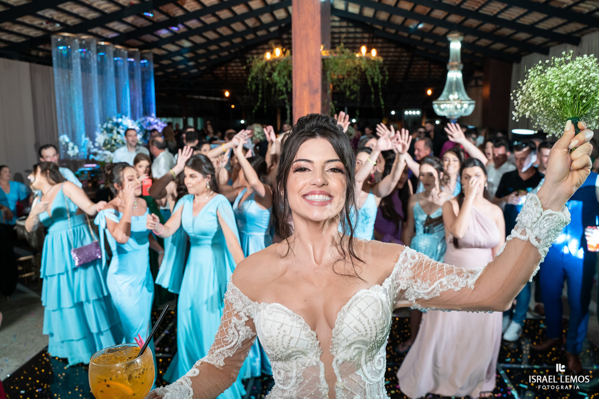 Festa de casamento na cidade de pitangui foi tudo lindo com fotos oficiais de Israel Lemos fotografo