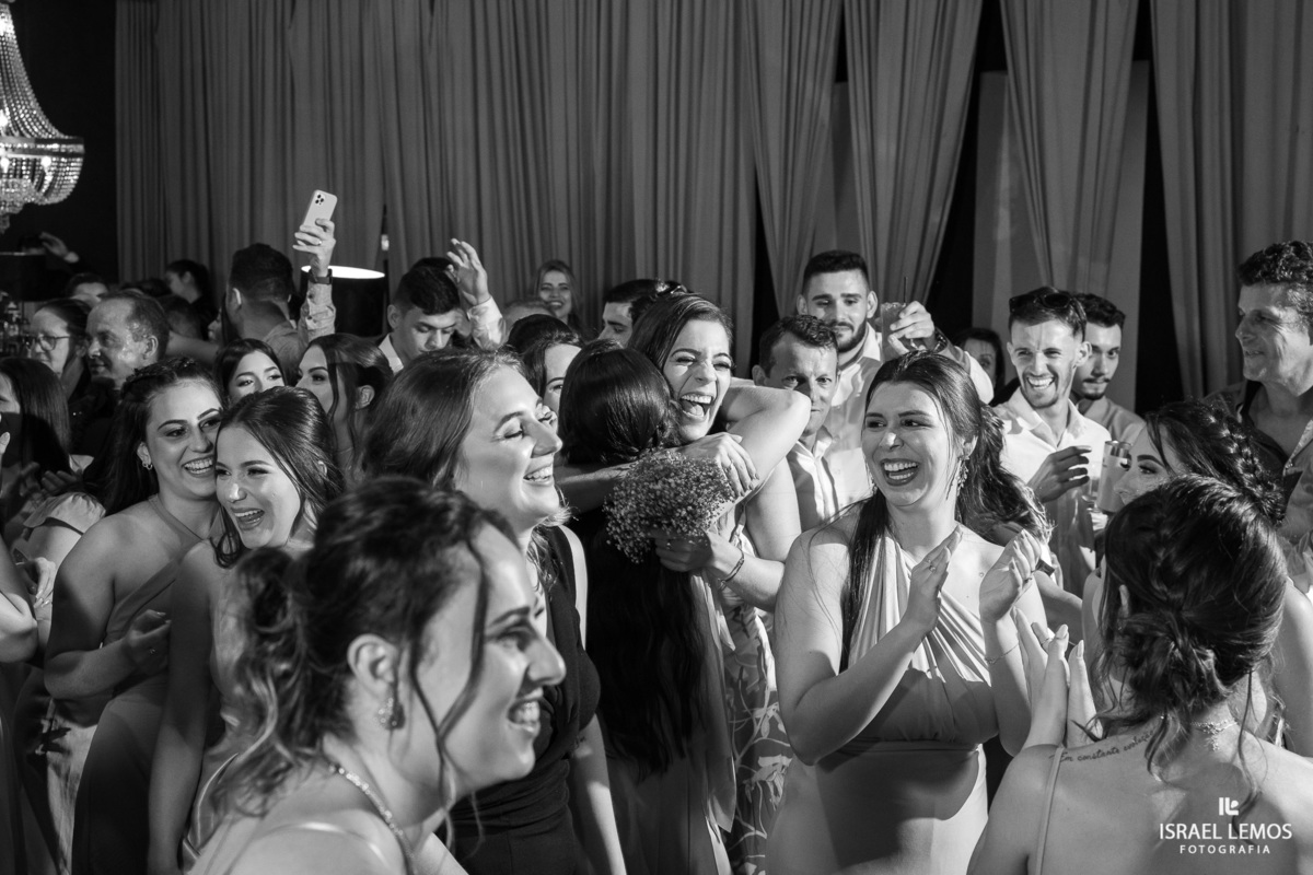 Festa de casamento na cidade de pitangui foi tudo lindo com fotos oficiais de Israel Lemos fotografo