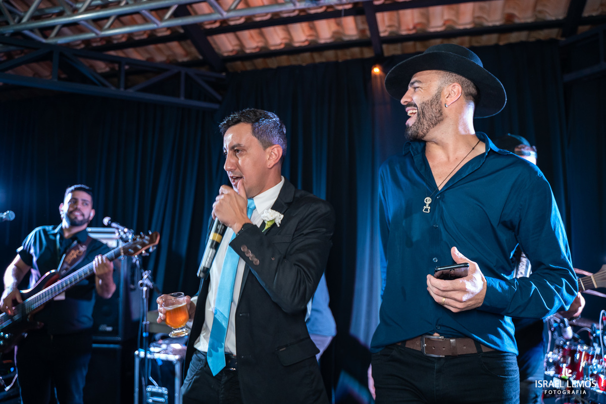 Festa de casamento na cidade de pitangui foi tudo lindo com fotos oficiais de Israel Lemos fotografo