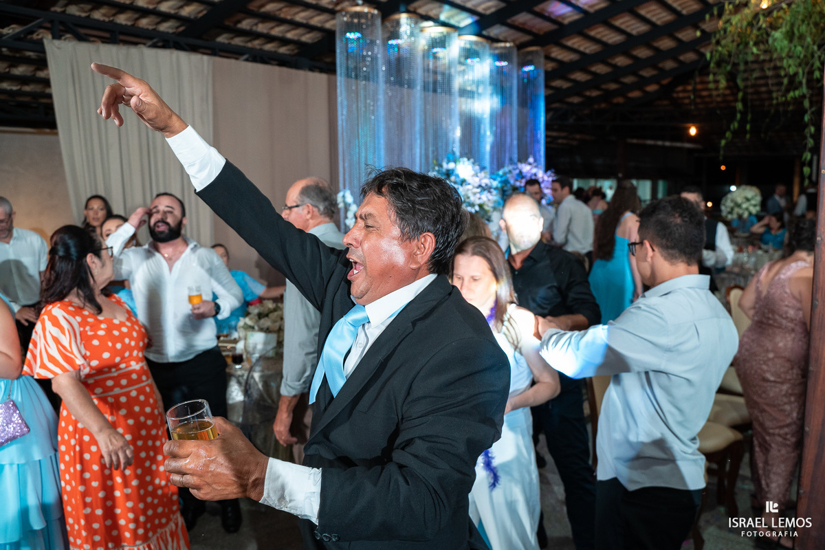 Festa de casamento na cidade de pitangui foi tudo lindo com fotos oficiais de Israel Lemos fotografo