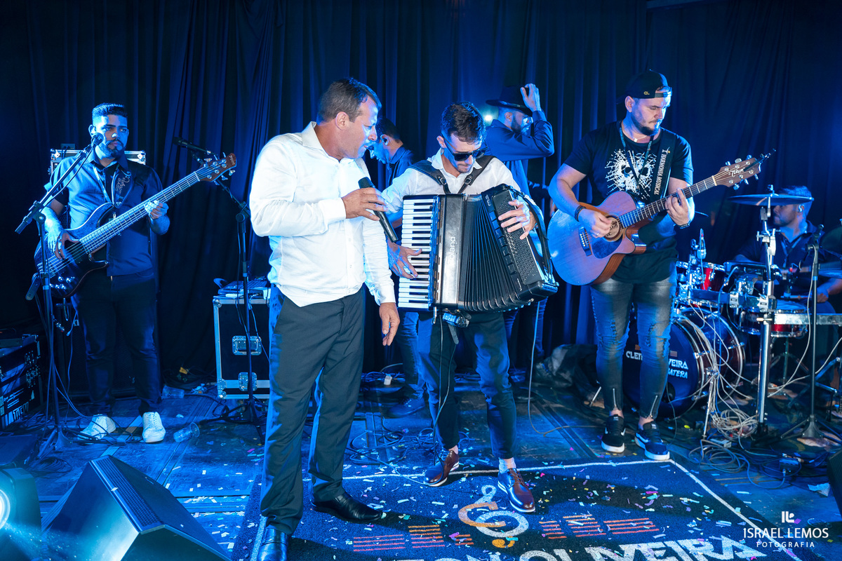 Festa de casamento na cidade de pitangui foi tudo lindo com fotos oficiais de Israel Lemos fotografo
