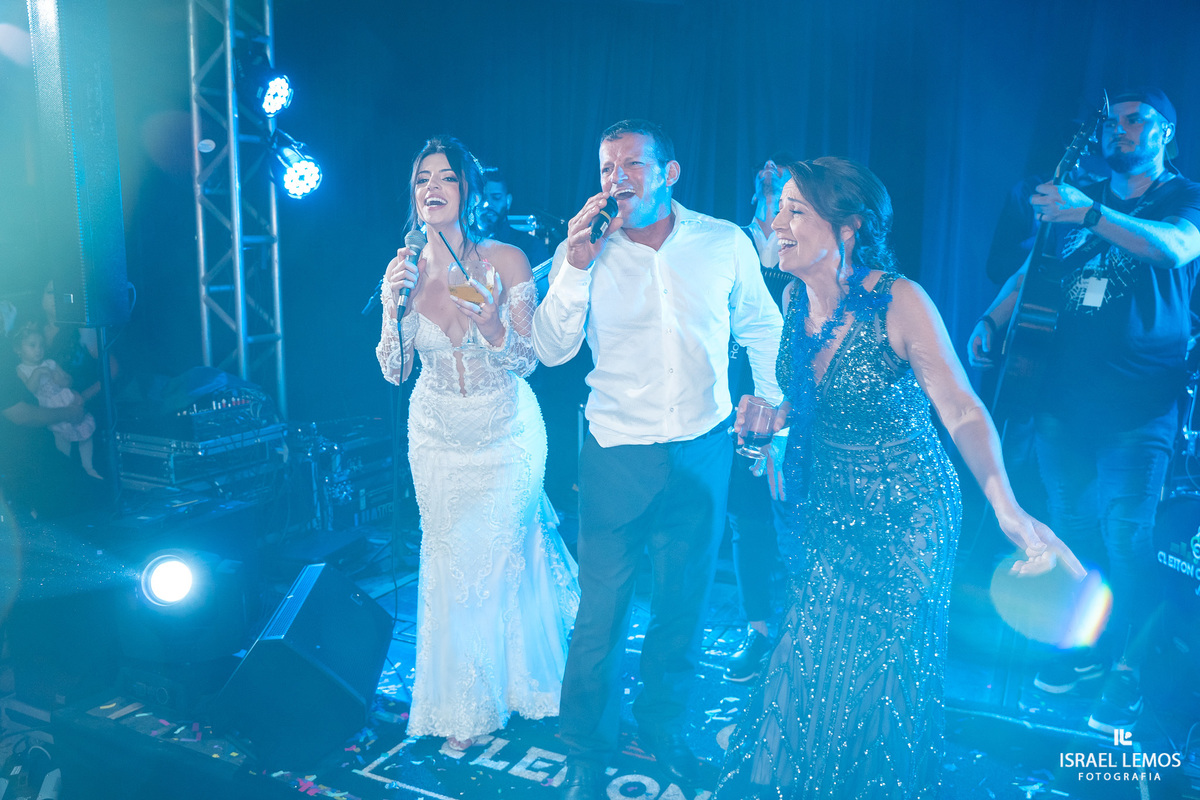 Festa de casamento na cidade de pitangui foi tudo lindo com fotos oficiais de Israel Lemos fotografo