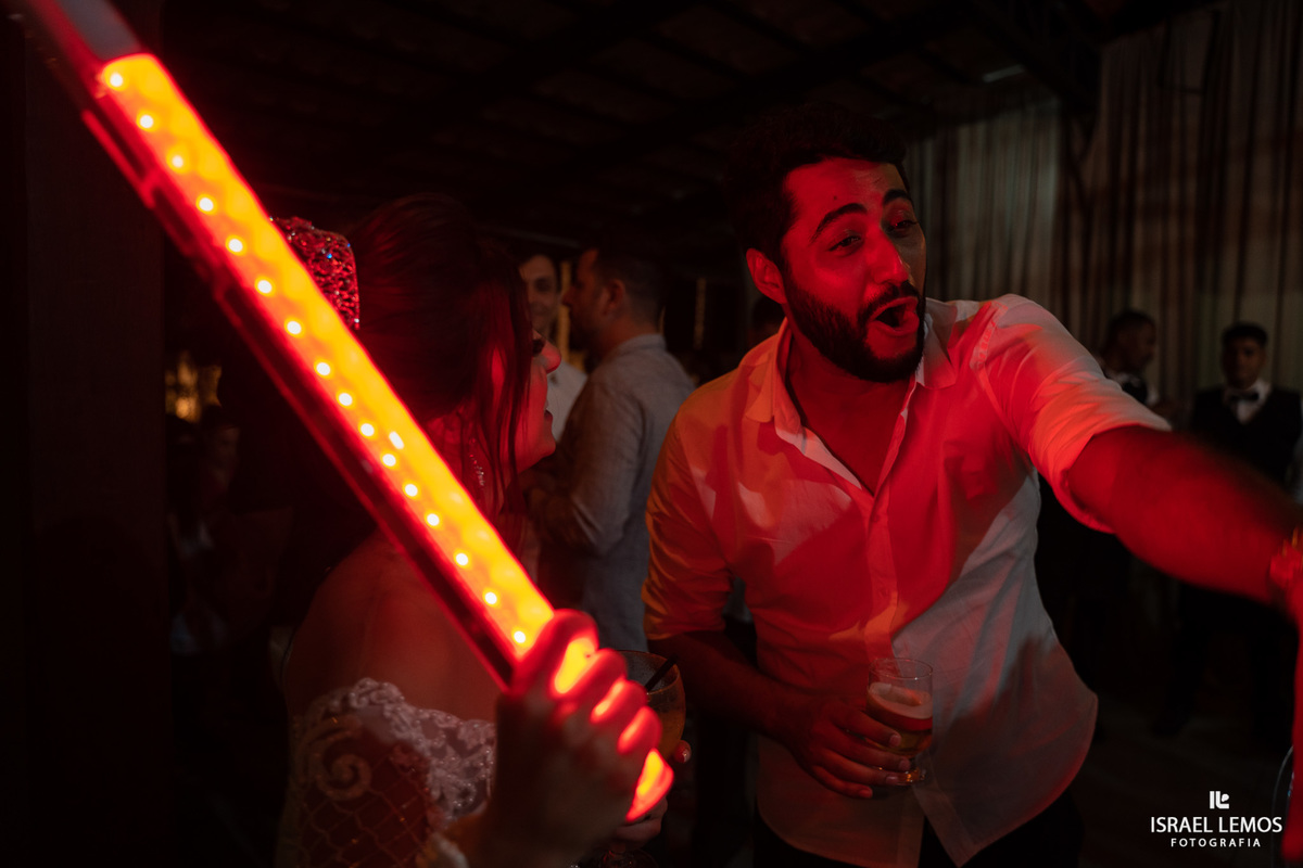 final de festa a noiva fica feliz