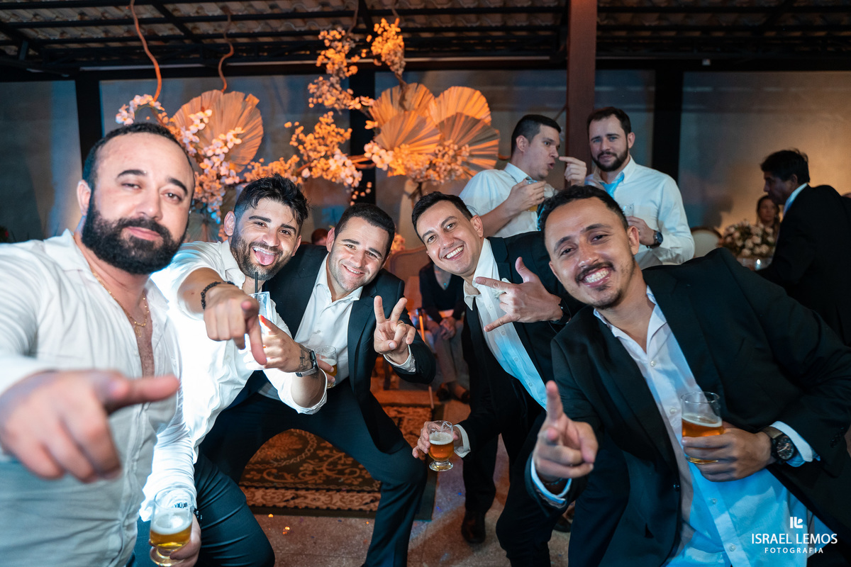 Festa de casamento na cidade de pitangui foi tudo lindo com fotos oficiais de Israel Lemos fotografo
